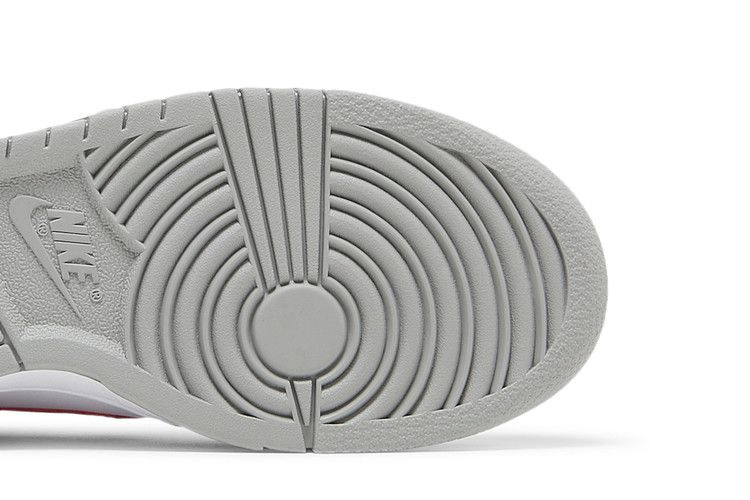 Кроссовки Nike Dunk High SE GS 'Athletic Club - Light Smoke Grey Gym Red'