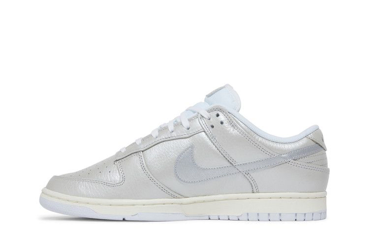 Кроссовки Nike Dunk Low SE 'Metallic Silver'