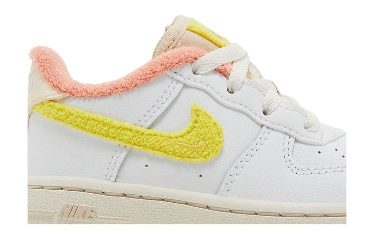 Кроссовки Nike Force 1 LV8 TD 'White Yellow Strike'