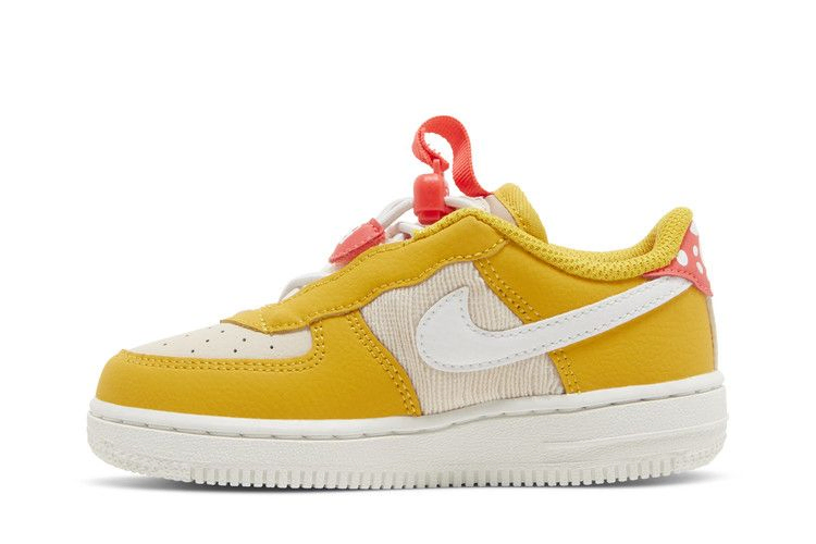 Кроссовки Nike Force 1 Toggle SE TD 'Yellow Ochre Pearl White'