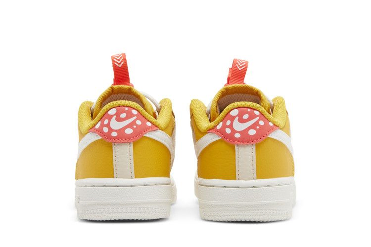 Кроссовки Nike Force 1 Toggle SE TD 'Yellow Ochre Pearl White'