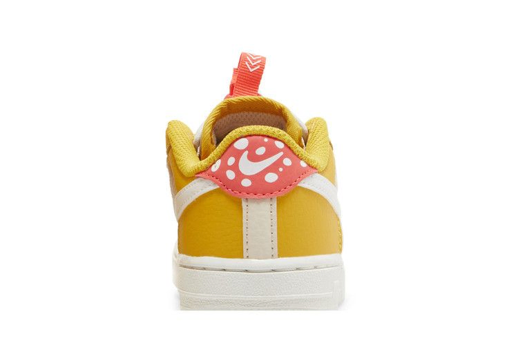 Кроссовки Nike Force 1 Toggle SE TD 'Yellow Ochre Pearl White'