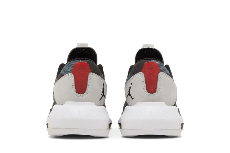 Кроссовки Air Jordan Air 200E 'Black University Red'