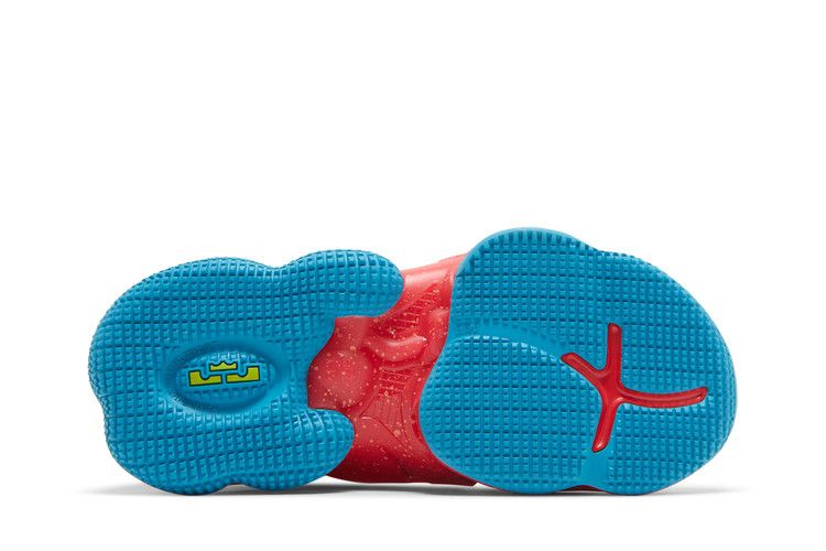 Кроссовки Nike LeBron 19 GS 'King's Crown'