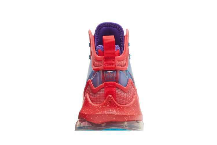 Кроссовки Nike LeBron 19 GS 'King's Crown'