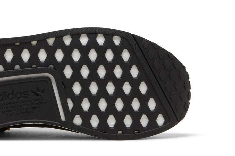 Кроссовки adidas NMD_R1 V2 'Core Black'