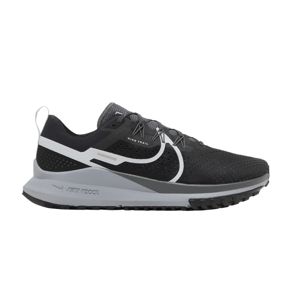 react-pegasus-trail-4-black-dark-grey-dj6158-001