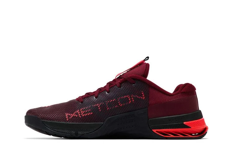 Кроссовки Nike Metcon 8 'Team Red Crimson'