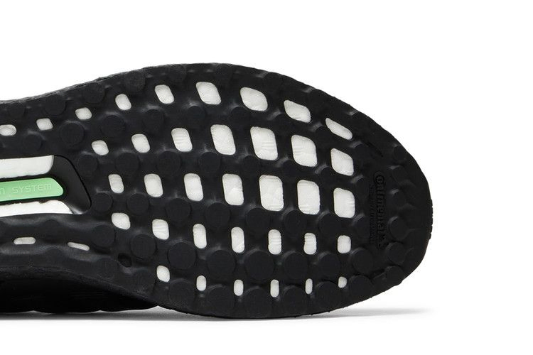 Кроссовки adidas UltraBoost 5.0 DNA 'Black Beam Green'