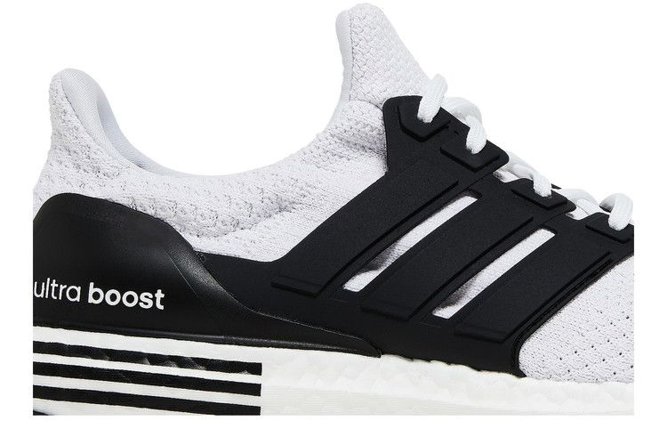 Кроссовки adidas UltraBoost 5.0 DNA 'White Black'