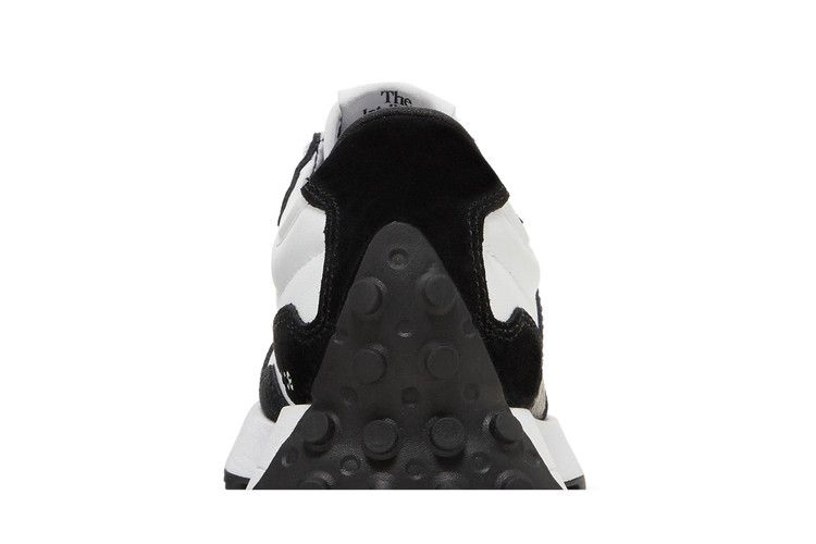 Кроссовки New Balance Wmns 327 'Black White Crocodile'