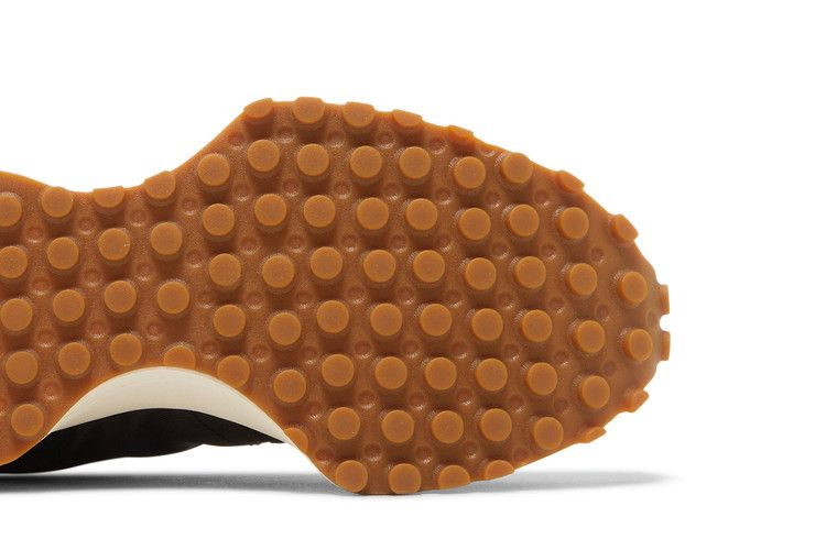 Кроссовки New Balance Wmns 327 'Black White Gum'