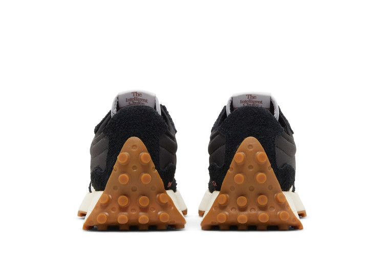 Кроссовки New Balance Wmns 327 'Black White Gum'