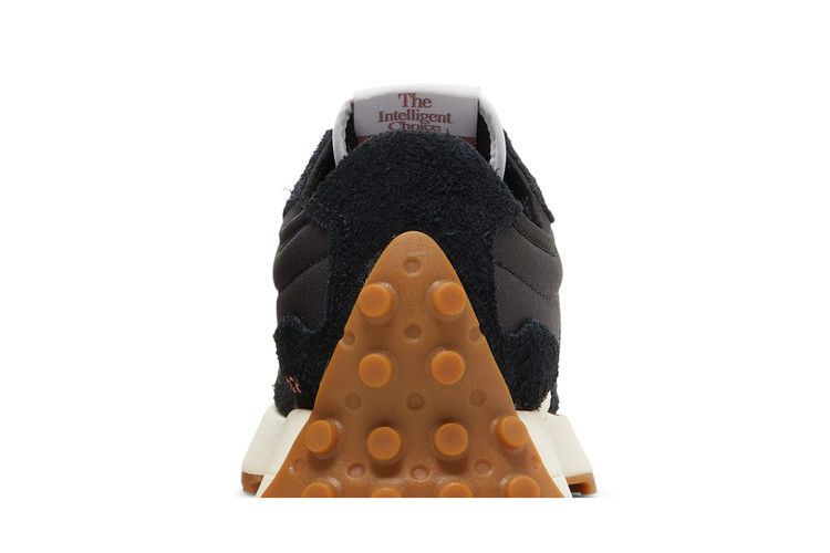 Кроссовки New Balance Wmns 327 'Black White Gum'