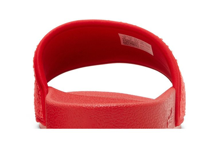 Кроссовки adidas Wmns Adilette Slide 'Vivid Red'