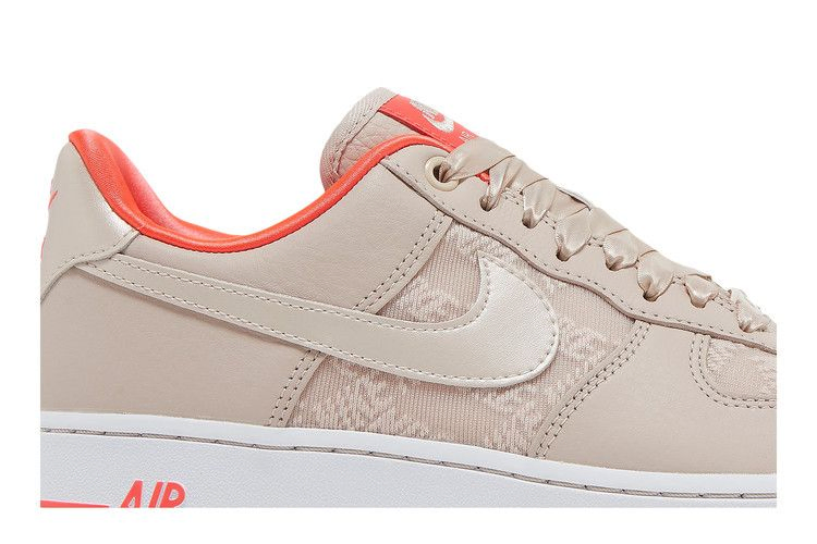 Кроссовки Nike Wmns Air Force 1 '07 'Fossil Stone Laser Crimson'
