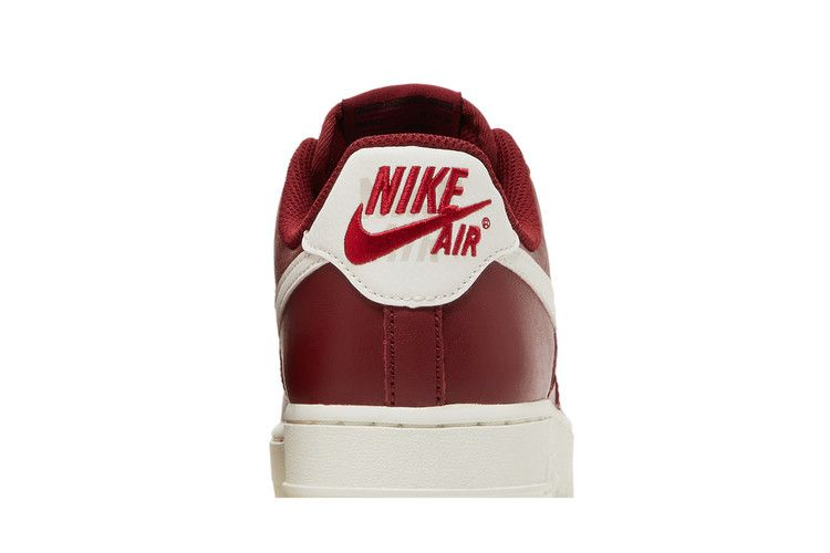 Кроссовки Nike Wmns Air Force 1 '07 Premium 'History of Logos - Team Red'