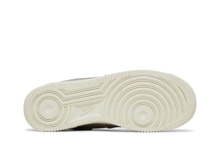 Кроссовки Nike Wmns Air Force 1 '07 SE 'Air Sprung'