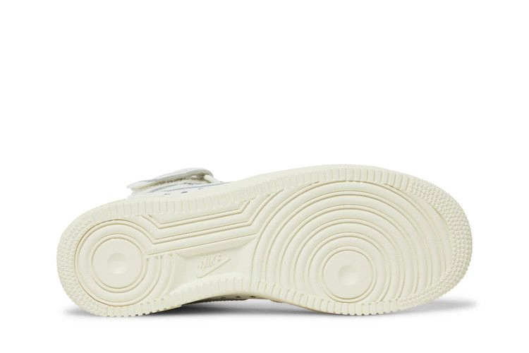 Кроссовки Nike Wmns Air Force 1 Mid 'Cut Out Stars'