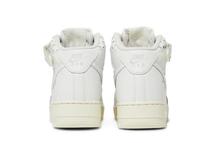 Кроссовки Nike Wmns Air Force 1 Mid 'Cut Out Stars'