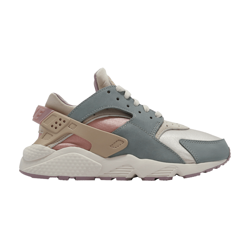 wmns-air-huarache-one-mile-social-club-dq4990-104