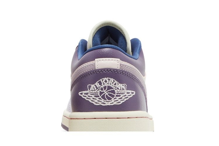 Кроссовки Wmns Air Jordan 1 Low 'Pastel Plum'
