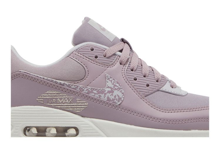 Кроссовки Nike Wmns Air Max 90 'Plum Fog Camo'