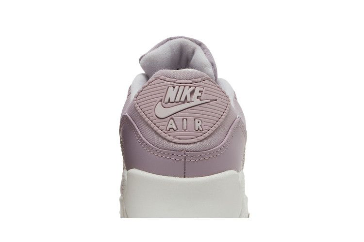 Кроссовки Nike Wmns Air Max 90 'Plum Fog Camo'