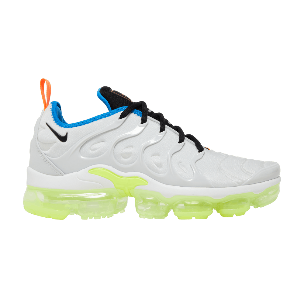 wmns-air-vapormax-plus-photon-dust-volt-dq4695-001