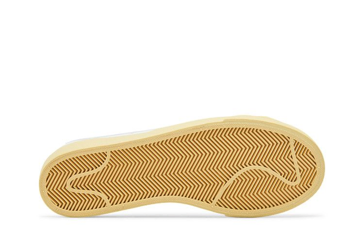 Кроссовки Nike Wmns Blazer Low Platform 'White Lemon Wash'