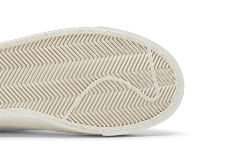 Кроссовки Nike Wmns Blazer Mid '77 Essential 'White Metallic Silver'