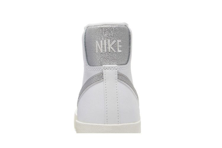 Кроссовки Nike Wmns Blazer Mid '77 Essential 'White Metallic Silver'
