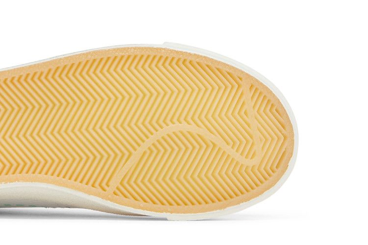 Кроссовки Wmns Blazer Mid '77 'Nike 101'