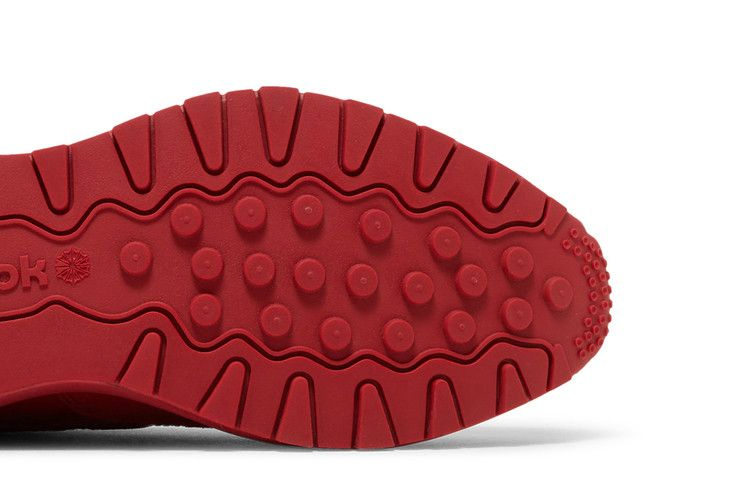 Кроссовки Reebok Wmns Classic Leather SP 'Flash Red'