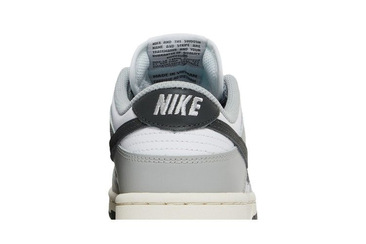 Кроссовки Nike Wmns Dunk Low 'Light Smoke Grey'