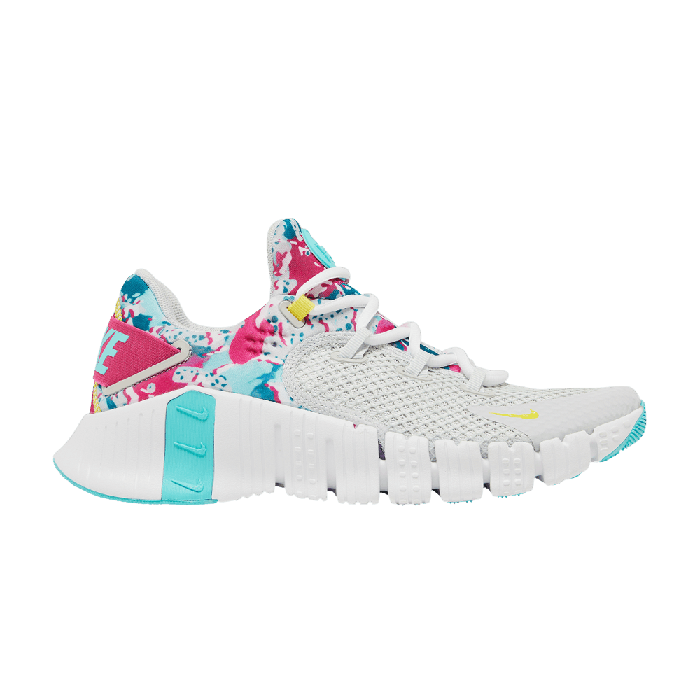 wmns-free-metcon-4-graffiti-graphics-dq0304-001