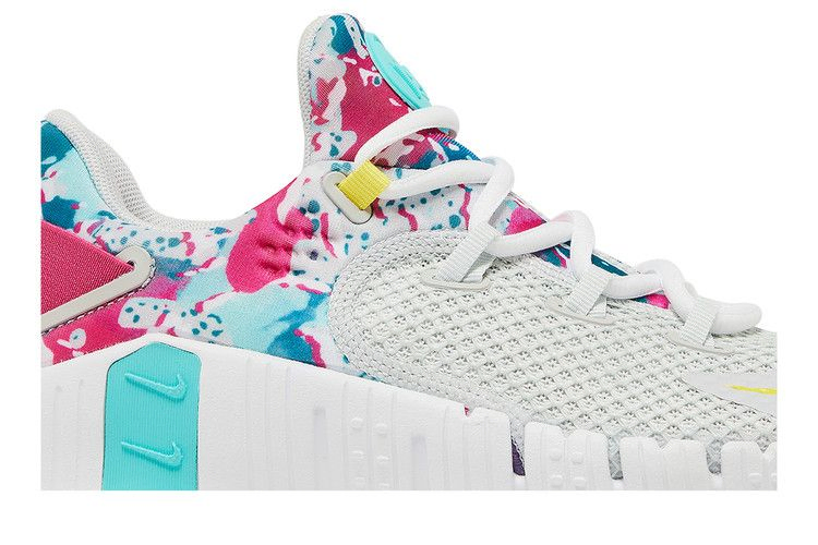 Кроссовки Nike Wmns Free Metcon 4 'Graffiti Graphics'