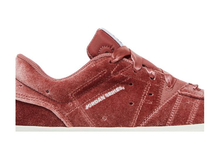 Кроссовки Air Jordan Wmns Jordan Series.05 SE Low 'Rose Velvet'