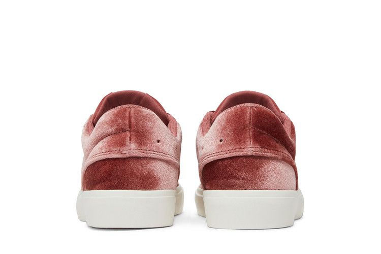 Кроссовки Air Jordan Wmns Jordan Series.05 SE Low 'Rose Velvet'