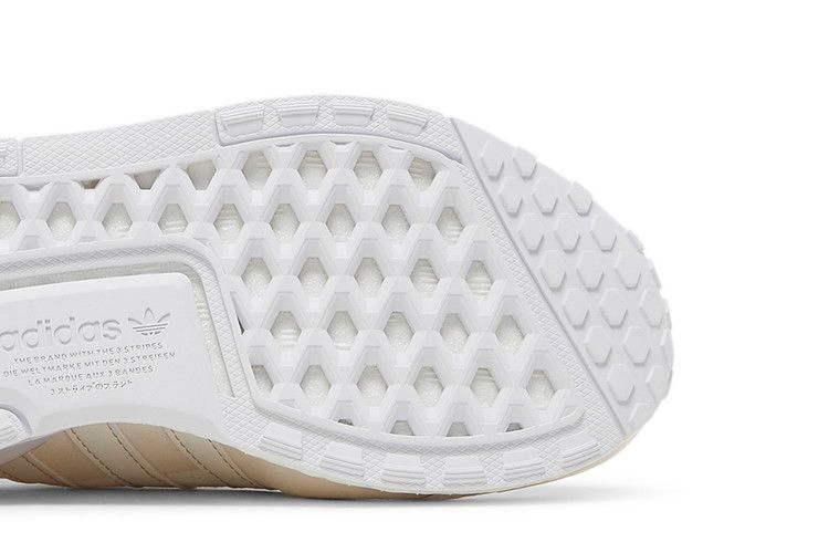 Кроссовки adidas Wmns NMD_R1 V3 'Cloud White Magic Beige'