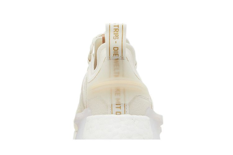Кроссовки adidas Wmns NMD_R1 V3 'Cloud White Magic Beige'