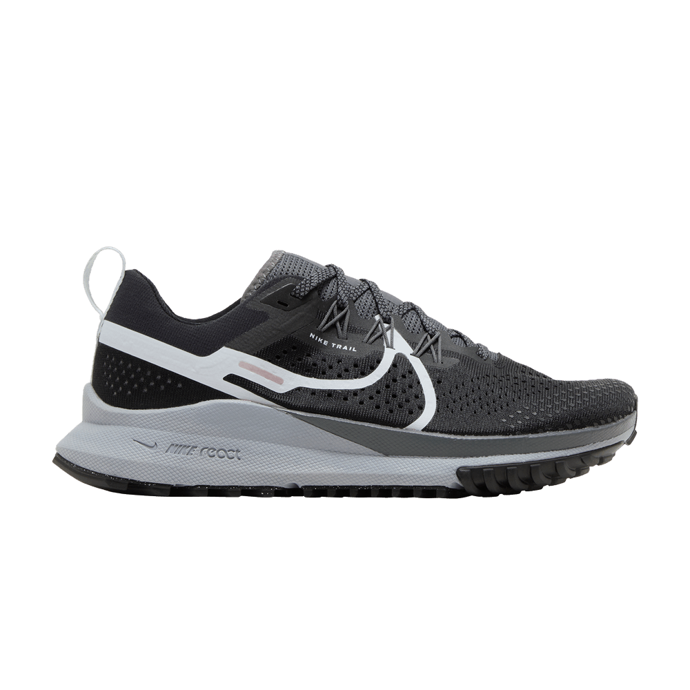 wmns-react-pegasus-trail-4-black-dark-grey-dj6159-001