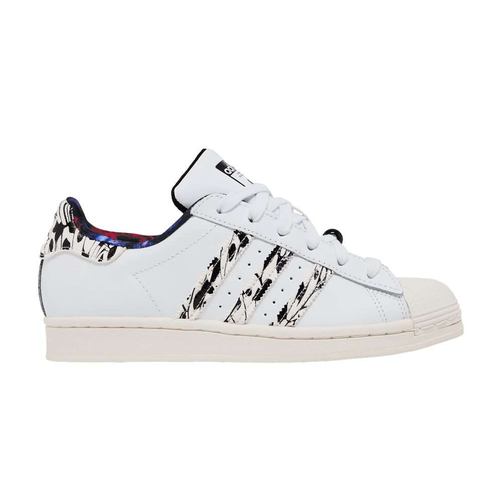 wmns-superstar-butterfly-gy6852