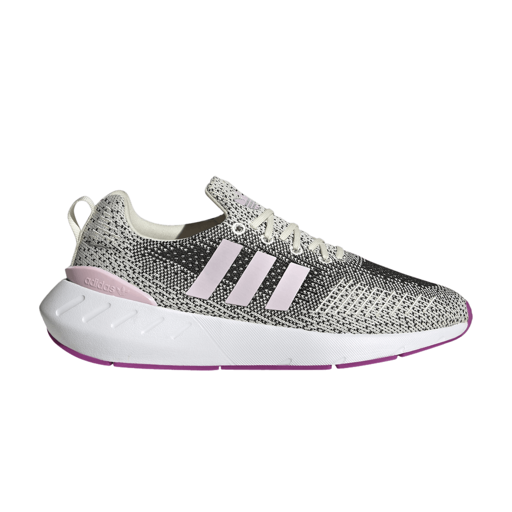 wmns-swift-run-22-cream-black-clear-pink-gv7979