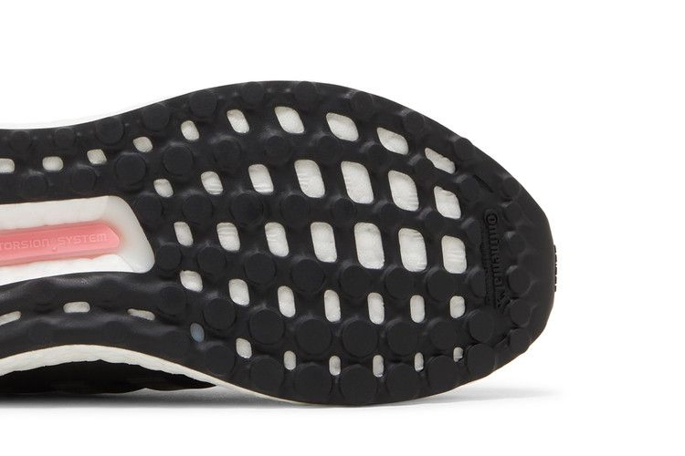 Кроссовки adidas Wmns UltraBoost 5.0 DNA 'Black White'