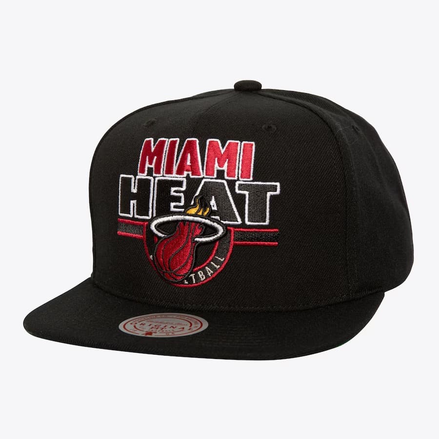 bejsbolka-mitchell-ness-black-miami-heat-retro-snapback-hat