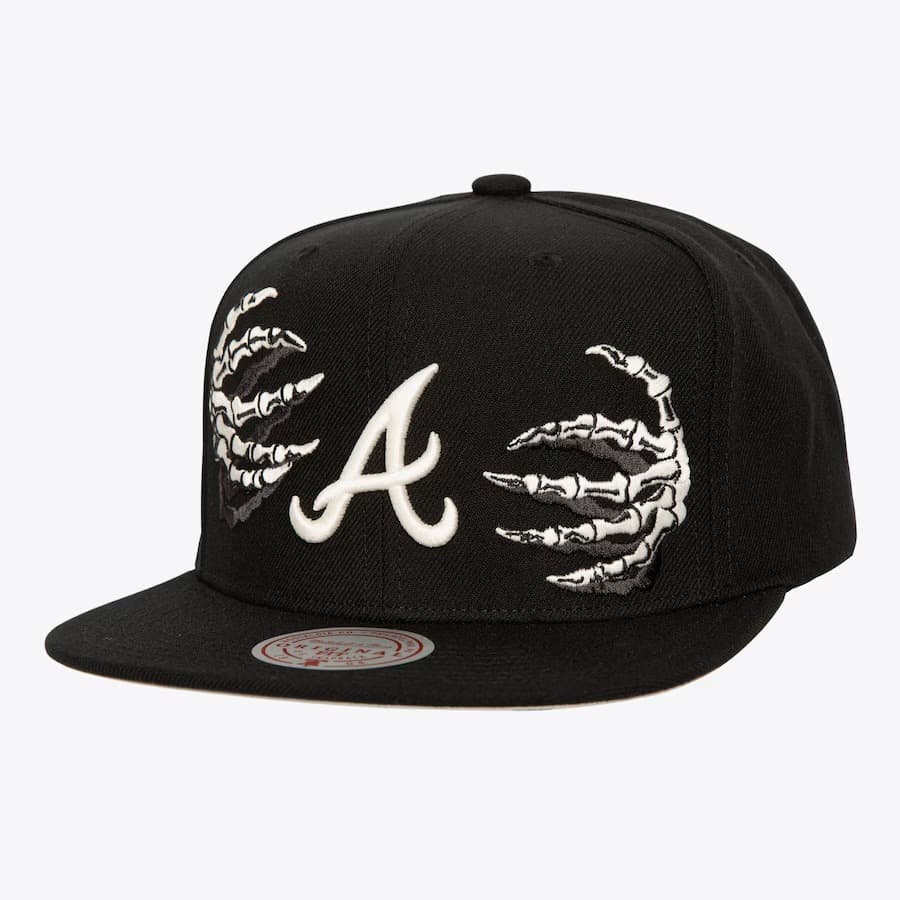 bejsbolka-mitchell-ness-black-atlanta-braves-snapback-hat