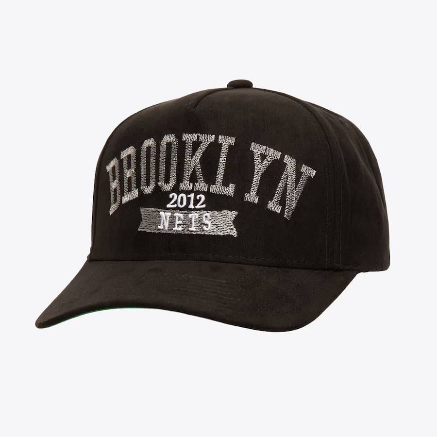 bejsbolka-mitchell-ness-black-brooklyn-nets-suede-pro-adjustable-hat