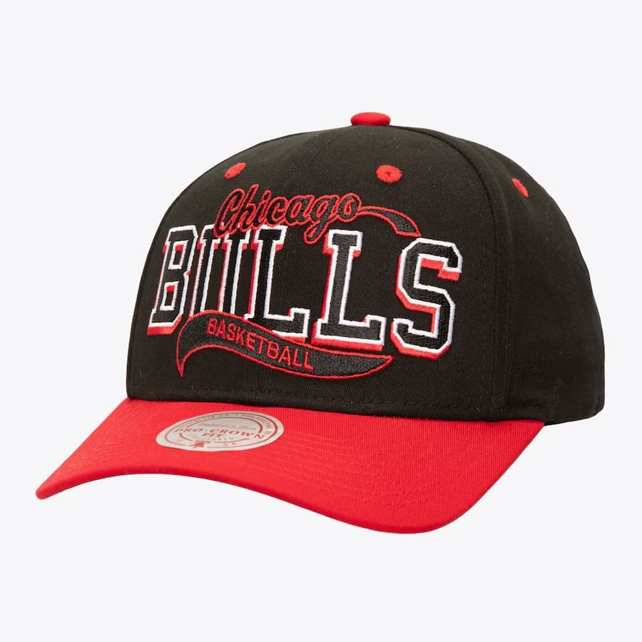 bejsbolka-mitchell-ness-black-chicago-bulls-block-sweep-pro-adjustable-hat