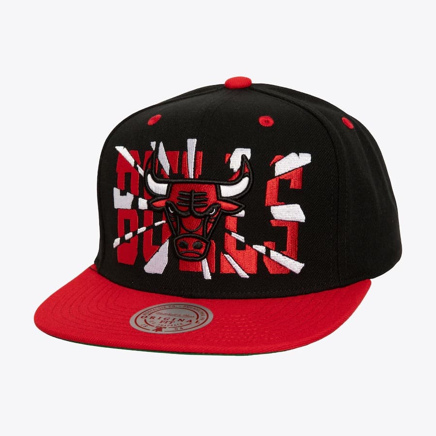 bejsbolka-mitchell-ness-black-chicago-bulls-shattered-og-snapback-hat